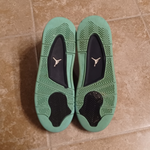 Custom Air Jordan 4 Retro Green Glow (5Y) equivalent to women's size( 7) - Picture 7 of 8